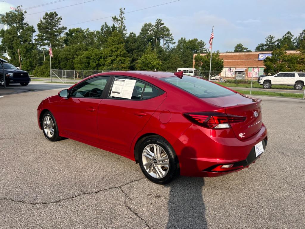 2019 Hyundai Elantra SEL photo 3