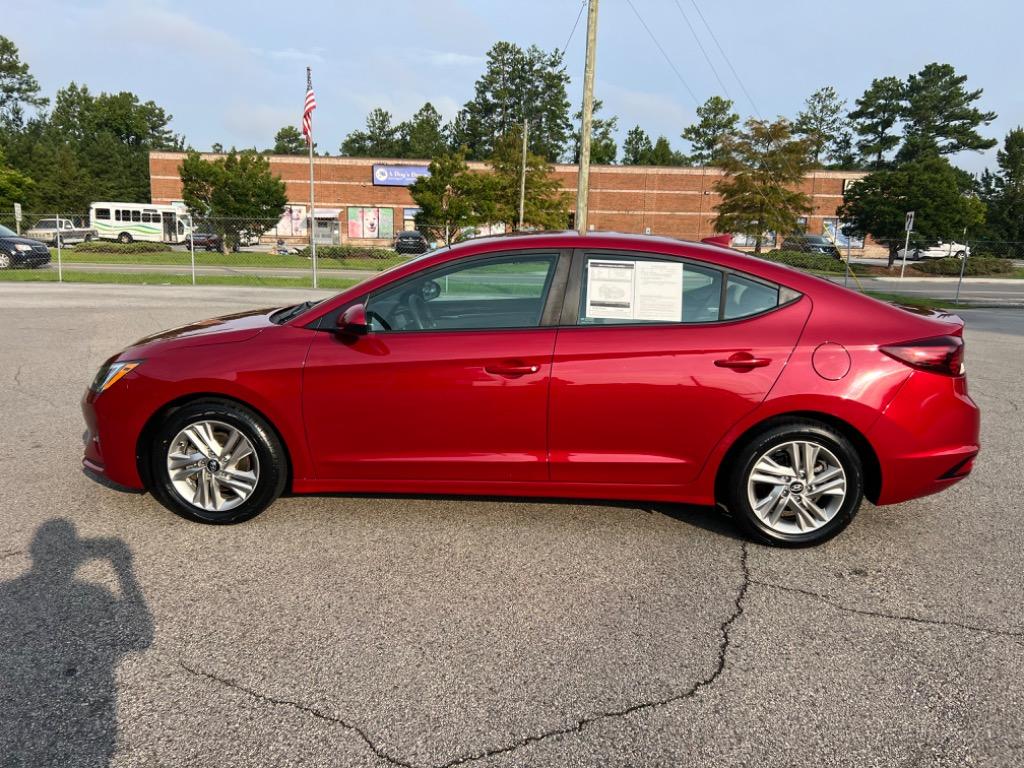 2019 Hyundai Elantra SEL photo 2