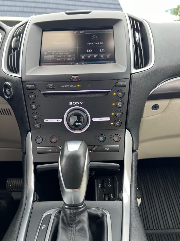 2015 Ford Edge Titanium photo 14