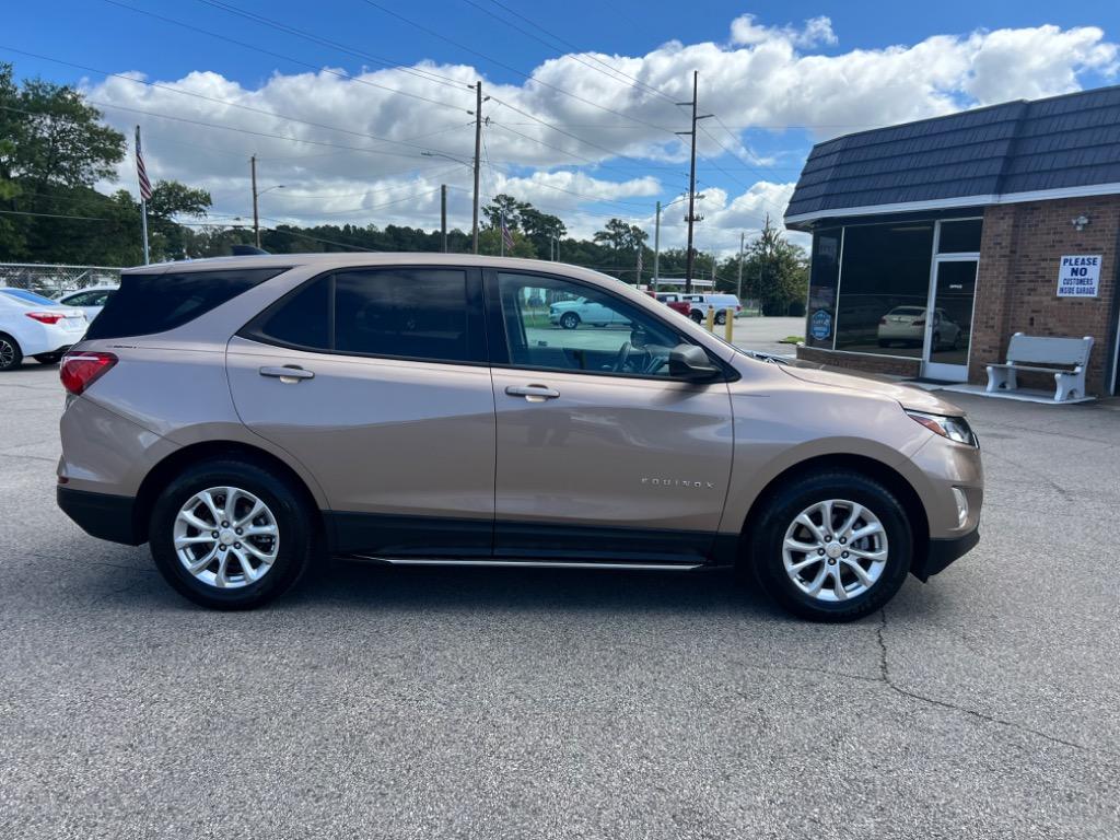 2019 Chevrolet Equinox LS photo 6