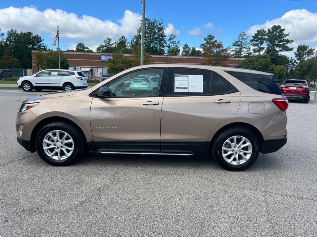 2019 Chevrolet Equinox LS photo 2