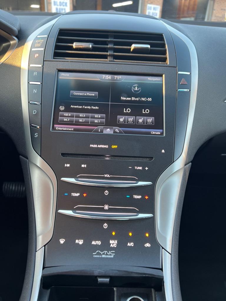 2014 Lincoln MKZ Base photo 14