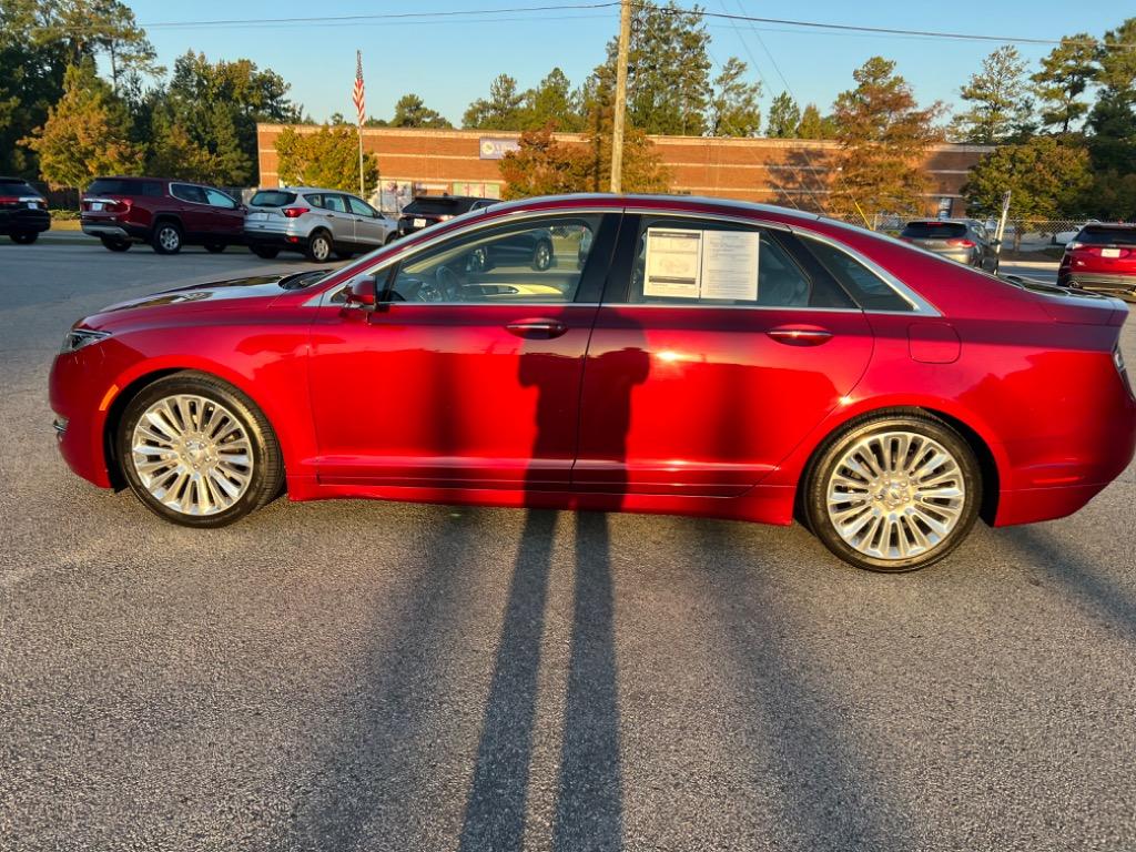 2014 Lincoln MKZ Base photo 2