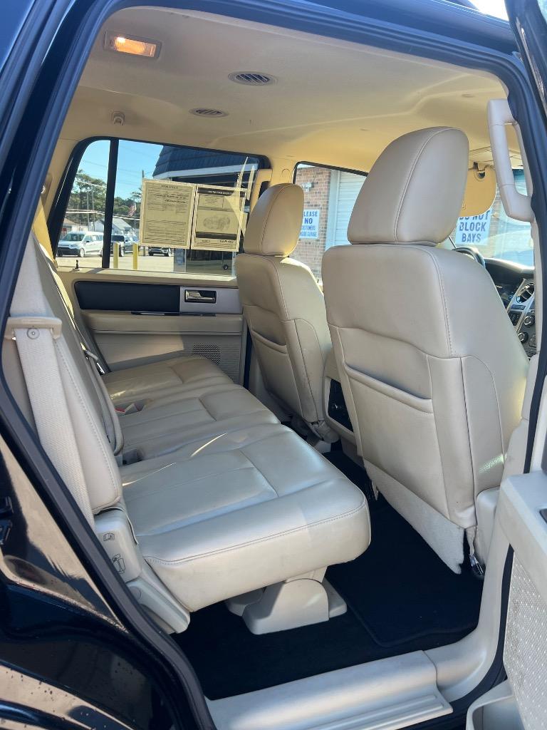 2017 Ford Expedition XLT photo 13