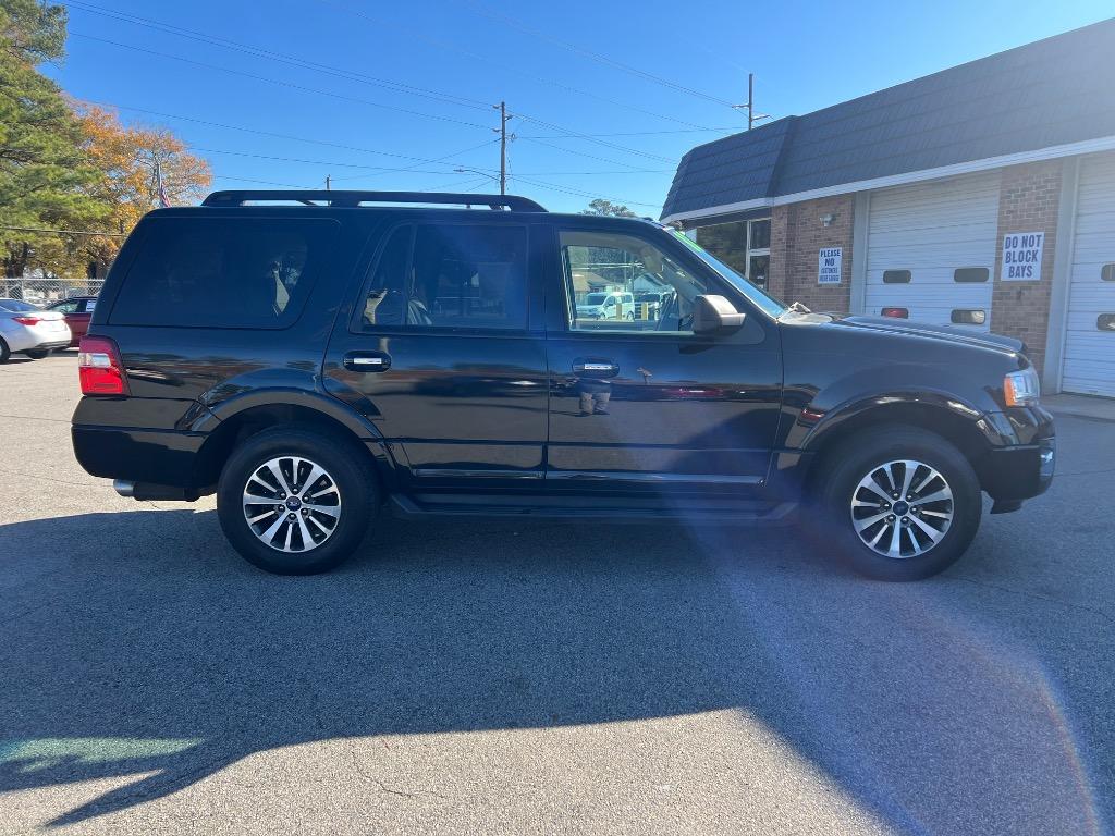 2017 Ford Expedition XLT photo 6