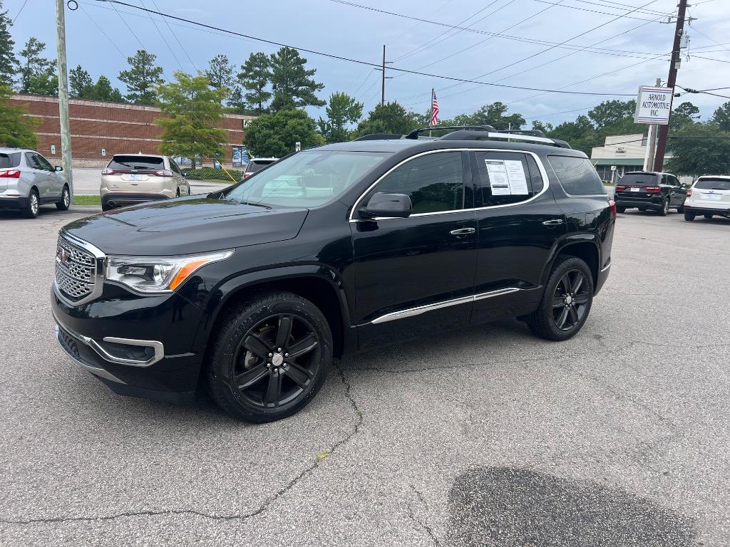 2017 GMC Acadia Denali's photo