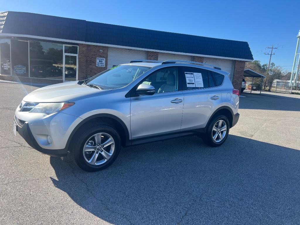 2015 Toyota RAV4 XLE's photo