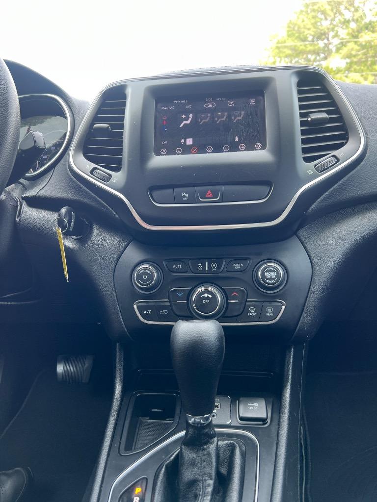 2020 Jeep Cherokee Latitude - Photo 16
