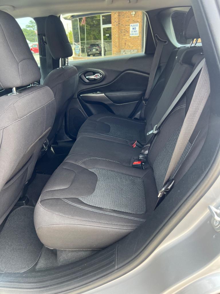 2020 Jeep Cherokee Latitude - Photo 10