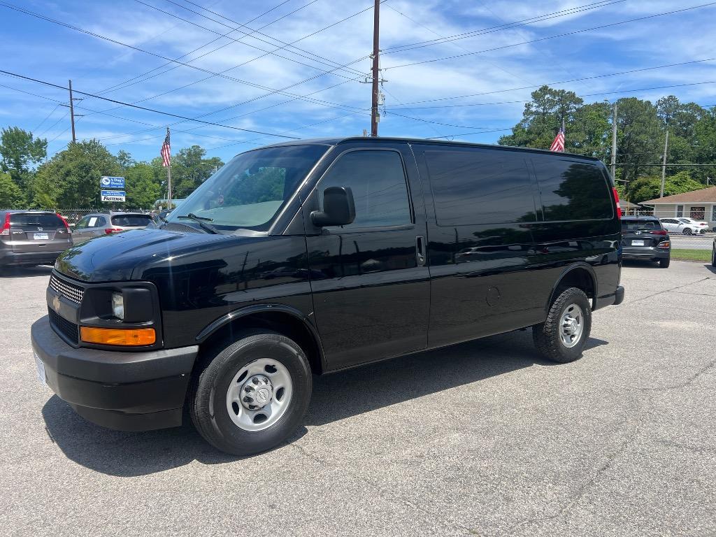 2017 Chevrolet Express 2500 Work Van HD's photo