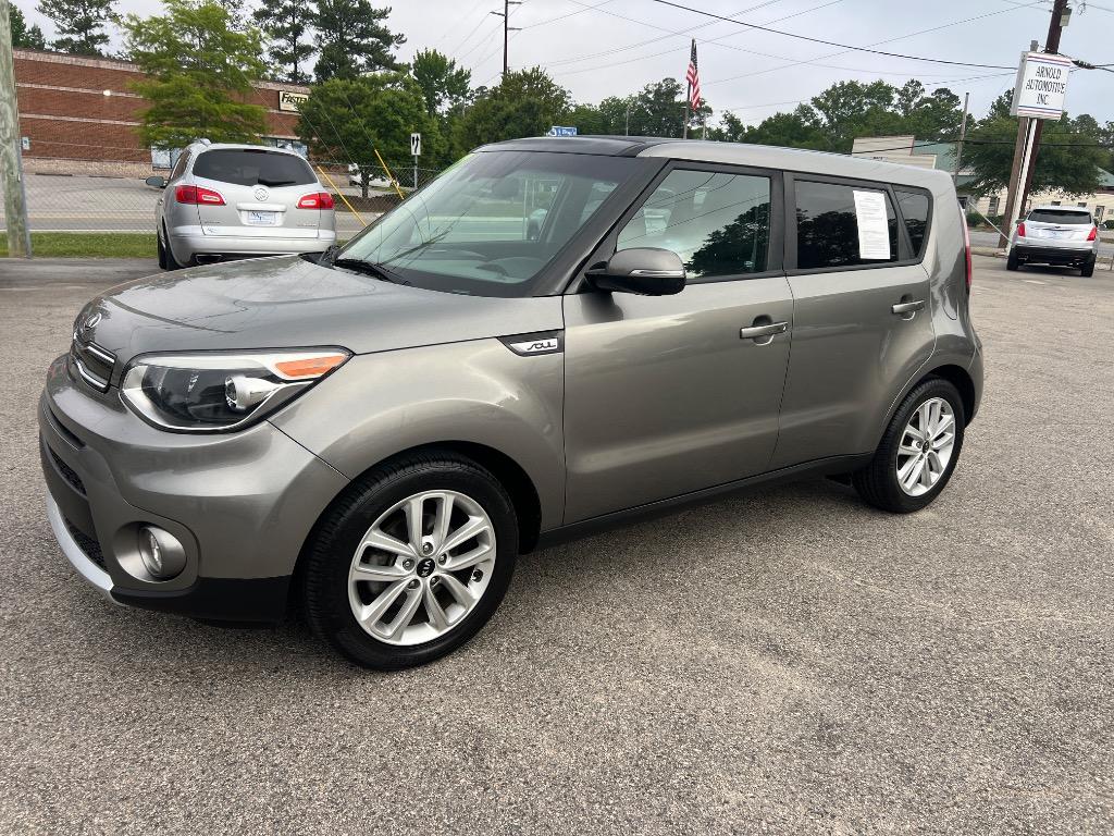 2017 Kia Soul 2.0L + 6 A/T's photo
